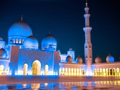 Abu Dhabi day tour to Sheikh Zayed Mosque and Ferrari World